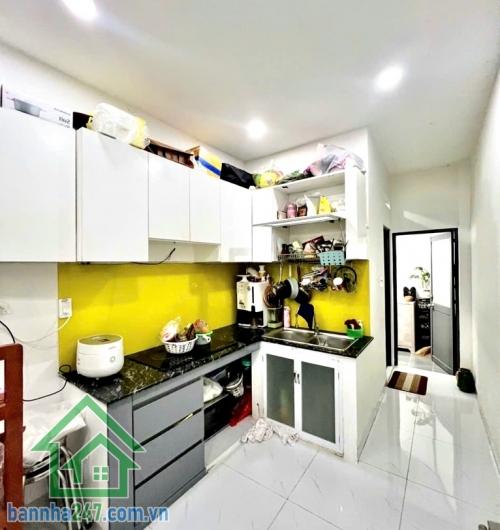 NHÀ NGỘP NGÂN HÀNG – FULL NỘI THẤT – VƯỜN LÀI, TÂN PHÚ - CHỈ 4,38 TỶ * Diện tích: 2.7 x 13m (31m²) – 1 trệt 1 lầu, gồm 2PN – 2WC, phòng khách, bếp, ban công thoáng mát