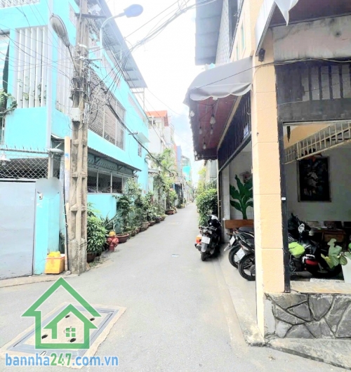 CHỈ 5,9 TỶ - CĂN GÓC 3 MẶT TIỀN KINH DOANH – GẦN NGHĨA PHÁT – P.7 TÂN BÌNH - DT: 65m² (4.5 x 14m) - DTSD: 110m² – 1 trệt 1 lầu, 2PN – 2WC.  Đường nhựa 6m, xe hơi  tránh thoải mái, thông ra các đường Nghĩa Phát....
