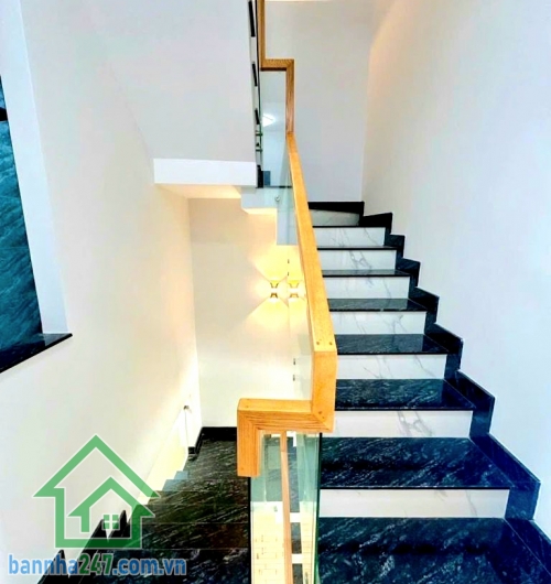 CHỈ 6,55 TỶ – TRUNG TÂM BÌNH TÂN – GIÁP NGUYỄN SƠN, TÂN PHÚ - HẺM XE HƠI – NHÀ 5 TẦNG BTCT – FULL NỘI THẤT – DỌN VÀO Ở NGAY - 5 PN – 3 WC Diện tích đất: 51,1m²