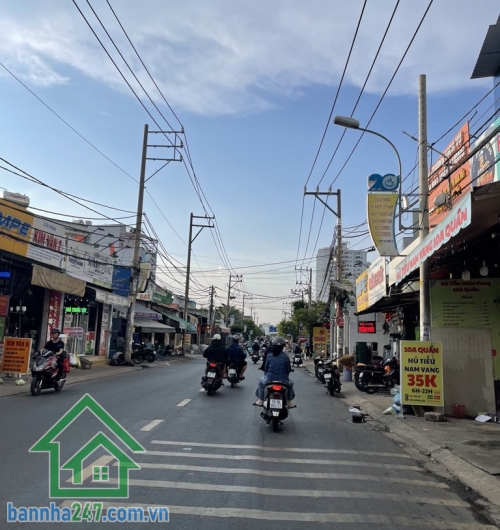 NHÀ MỚI 3 TẦNG – GẦN TÊN LỬA – Ở NGAY – CHỈ NHỈNH 4 TỶ Vị trí đẹp – giáp Tân Phú – gần BV Bình Tân – kế bên Tên Lửa DT: 4.2 x 12m – sổ nở hậu phong thuỷ tốt.