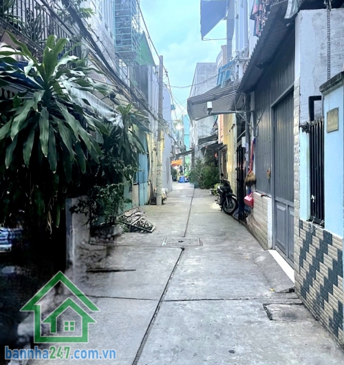 CHỈ 4,7 TỶ – NHÀ 4 TẦNG - DTSD: 100M² – TÊN LỬA NỐI DÀI – BÌNH TRỊ ĐÔNG - 3PN - 3WC * Diện tích: 36m² (4 x 9)m – sổ vuông vức * Diện tích sử dụng: ~99,9m² * Kết cấu: 1 trệt 2 lầu + sân thượng * 3 PN – 3 WC, có ban công thoáng