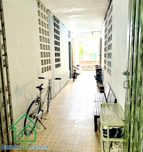 CHỈ 2,26 TỶ – SIÊU HIẾM – CHUNG CƯ TRƯỜNG CHINH – BA VÂN – FULL NỘI THẤT - 2PN • DT: 50m² (ngang 4m – dài 12.5m) • Kết cấu: 2 Phòng ngủ rộng – thoáng • Nhà Nhà mới đẹp – FULL nội thất, dọn vào ở ngay