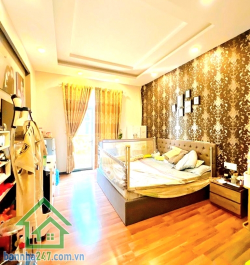 CHỈ 19,95 TỶ (TL) – MẶT TIỀN VIP BÀU CÁT – ĐƯỜNG 12M CÓ LỀ – NHÀ 4 TẦNG – Ô TÔ NGỦ NHÀ - 4 PN - 5 WC Vị trí đắc địa: mặt tiền Bàu Cát 1, khu VIP Tân Bình Đường 12m có lề, kinh doanh đa ngành, ô tô đậu thoải mái