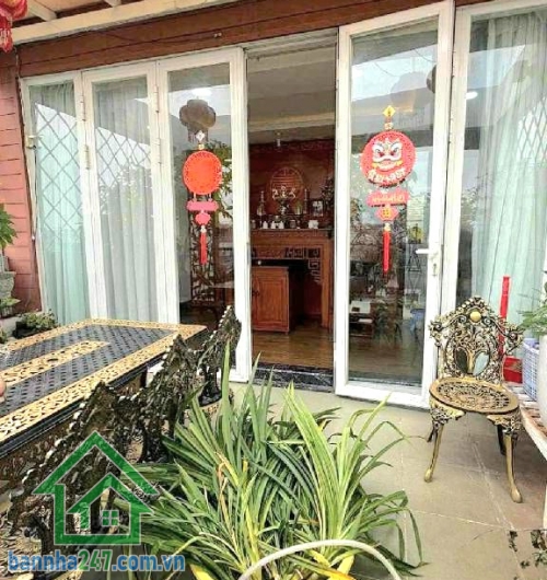 HẺM NHỰA 8M – XE HƠI NGỦ TRONG NHÀ – 6 TẦNG CÓ THANG MÁY - DT 92m² (5x19)m – NỘI THẤT CAO CẤP – 6PN – 6WC • Diện tích đất: 92m² (5 x 19m) – vuông vức • Kết cấu: Trệt + lửng + 3 lầu + sân thượng trước & sau • 6 phòng ngủ – 6 WC, thang máy hiện đại