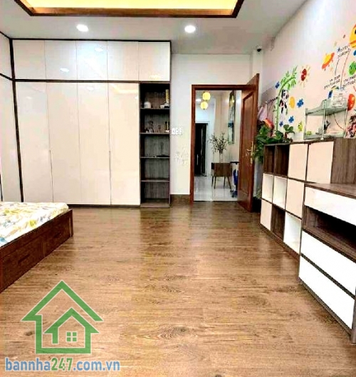 HẺM NHỰA 8M – XE HƠI NGỦ TRONG NHÀ – 6 TẦNG CÓ THANG MÁY - DT 92m² (5x19)m – NỘI THẤT CAO CẤP – 6PN – 6WC • Diện tích đất: 92m² (5 x 19m) – vuông vức • Kết cấu: Trệt + lửng + 3 lầu + sân thượng trước & sau • 6 phòng ngủ – 6 WC, thang máy hiện đại