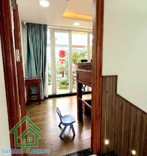 HẺM NHỰA 8M – XE HƠI NGỦ TRONG NHÀ – 6 TẦNG CÓ THANG MÁY - DT 92m² (5x19)m – NỘI THẤT CAO CẤP – 6PN – 6WC • Diện tích đất: 92m² (5 x 19m) – vuông vức • Kết cấu: Trệt + lửng + 3 lầu + sân thượng trước & sau • 6 phòng ngủ – 6 WC, thang máy hiện đại