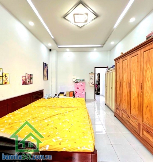 CHỈ 6,8 TỶ – NHÀ 3 TẦNG + SÂN THƯỢNG – GẦN AEON MALL TÂN PHÚ – HXH 6M - 3PN - 3WC Diện tích: 58m² (4 x 14,5m) – vuông vức Kết cấu: 1 trệt + 2 lầu + sân thượng