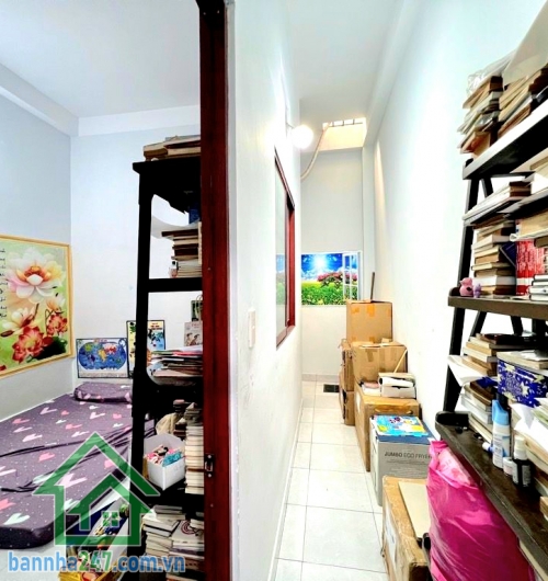 CHỈ 6,8 TỶ – NHÀ 3 TẦNG + SÂN THƯỢNG – GẦN AEON MALL TÂN PHÚ – HXH 6M - 3PN - 3WC Diện tích: 58m² (4 x 14,5m) – vuông vức Kết cấu: 1 trệt + 2 lầu + sân thượng