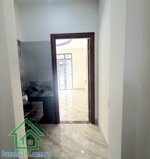 CHỈ 6,9 TỶ – HẺM NHỰA 6M – LÊ VĂN QUỚI – GẦN NGÃ TƯ BỐN XÃ - 56M² (4X14) - 4PN - 3WC DT: 56m² (4 x 14m) - 4 TẦNG BTCT - 4PN – 3WC - Phòng thờ riêng – 2 sân thượng 
