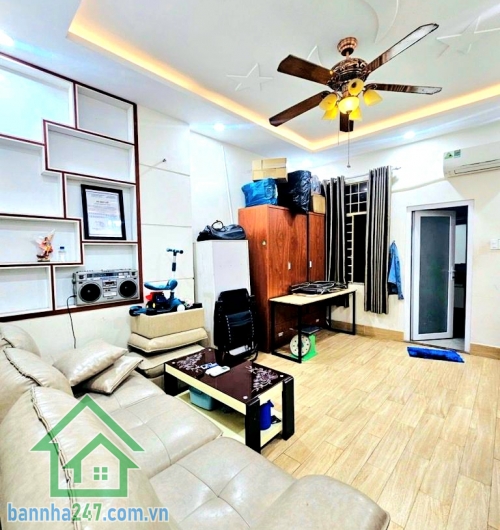 MTKD BÀU CÁT – KHU VIP CAO TẦNG - DT: 72M² (4X18) – 4 TẦNG BTCT – 5PN – 5WC - SẴN DÒNG TIỀN 25TR/THÁNG ✔ Mặt tiền khu Bàu Cát, trục kinh doanh sầm uất ✔ Khu cao tầng – phân lô đồng bộ, đẹp bậc nhất Tân Bình ✔ Xung quanh khách sạn, nhà hàng, dịch vụ hoạt đ