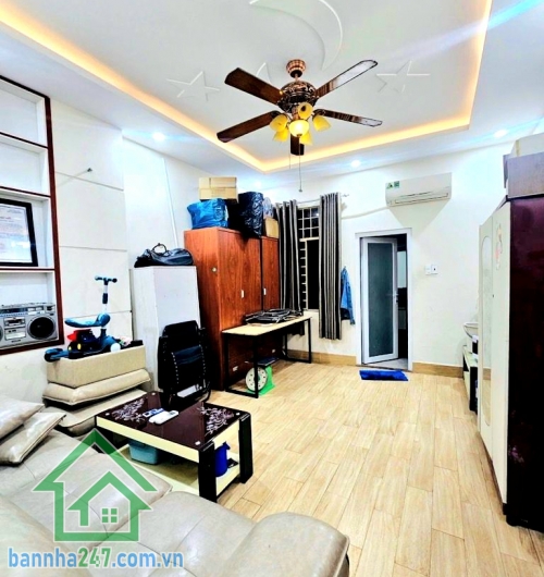 MTKD BÀU CÁT – KHU VIP CAO TẦNG - DT: 72M² (4X18) – 4 TẦNG BTCT – 5PN – 5WC - SẴN DÒNG TIỀN 25TR/THÁNG ✔ Mặt tiền khu Bàu Cát, trục kinh doanh sầm uất ✔ Khu cao tầng – phân lô đồng bộ, đẹp bậc nhất Tân Bình ✔ Xung quanh khách sạn, nhà hàng, dịch vụ hoạt đ