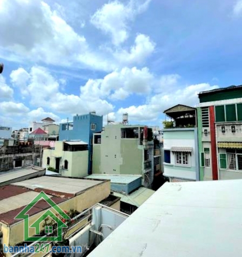 CHỈ 7,5 TỶ – NHÀ CHÍNH CHỦ CHƯA QUA ĐẦU TƯ – HXH ĐỖ CỬA – QUẬN 11 - KHU HIẾM NHÀ BÁN – 4 TẦNG BTCT – 4PN – 2 MẶT HẺM • Diện tích: 30m² • Kết cấu: Trệt + 2 lầu