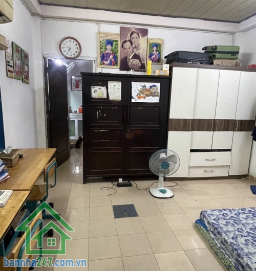 CĂN GÓC 2MT HẺM Ô TÔ – VƯỜN LÀI – 1 ĐỜI CHỦ – KHÔNG LỘ GIỚI Phường Phú Thọ Hòa – Tân Phú, sát chợ Vải – Lê Văn Phan – Lũy Bán Bích. Kết cấu: 1 trệt 1 lầu.