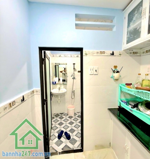 CHỈ 3.99 TỶ - NHÀ 2 TẦNG – TÂN SƠN NHÌ - TÂN PHÚ - DT: 34m² - 2 PN + 2 WC * DT: 34m² (4 x 8.5m), 2 tầng, hiện đang cho thuê 6tr/tháng * Cách mặt tiền Tân Sơn Nhì chỉ vài bước chân, giáp Tân Bình, vài phút ra nhà ga T3 sân bay Tân Sơn Nhất