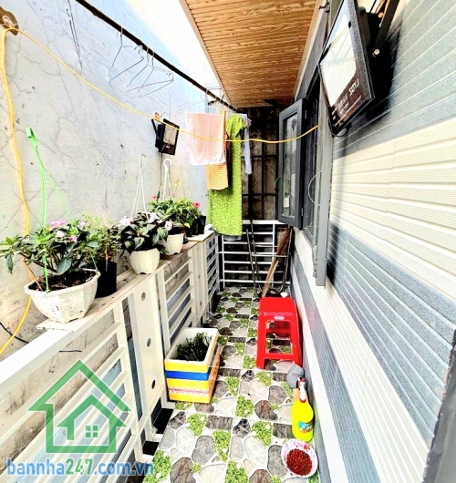 CHỈ 3.99 TỶ - NHÀ 2 TẦNG – TÂN SƠN NHÌ - TÂN PHÚ - DT: 34m² - 2 PN + 2 WC * DT: 34m² (4 x 8.5m), 2 tầng, hiện đang cho thuê 6tr/tháng * Cách mặt tiền Tân Sơn Nhì chỉ vài bước chân, giáp Tân Bình, vài phút ra nhà ga T3 sân bay Tân Sơn Nhất