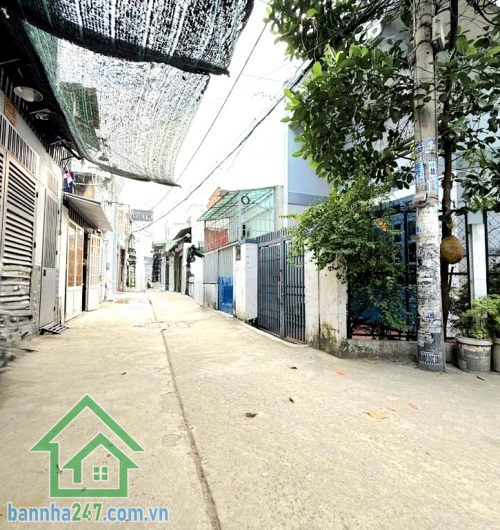CHỈ 3,45 TỶ – NHÀ MỚI ĐẸP – HẺM XE HƠI – GẦN AEON MALL TÂN PHÚ – TẶNG FULL NỘI THẤT - 2PN – 2WC * Diện tích: 3,5 x 8m * Diện tích sử dụng: 58m² * Kết cấu: 1 trệt 1 lầu * Công năng: 2PN – 2WC