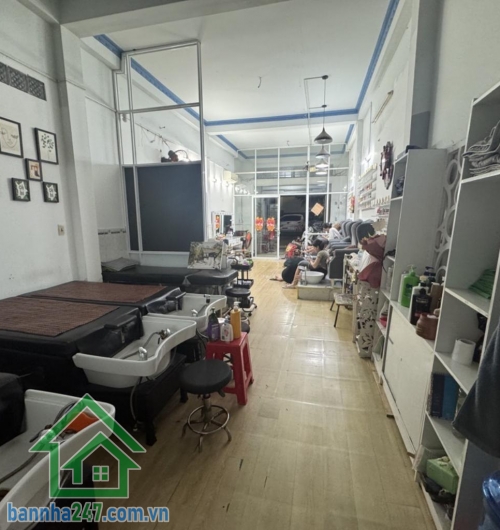 CHỦ ĐI ĐỊNH CƯ GẤP – NHÀ 2 TẦNG – 100M² – ĐƯỜNG 12M – LÊ VĂN QUỚI – CHỈ 11 TỶ DT: 100m² – 2 tầng, 3PN – 3WC, nhà thoáng, rộng rãi, đang cho thuê mặt tiền kinh doanh. 