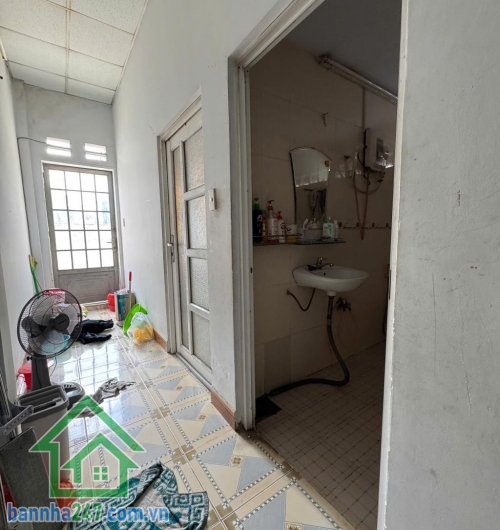 CHỦ ĐI ĐỊNH CƯ GẤP – NHÀ 2 TẦNG – 100M² – ĐƯỜNG 12M – LÊ VĂN QUỚI – CHỈ 11 TỶ DT: 100m² – 2 tầng, 3PN – 3WC, nhà thoáng, rộng rãi, đang cho thuê mặt tiền kinh doanh. 