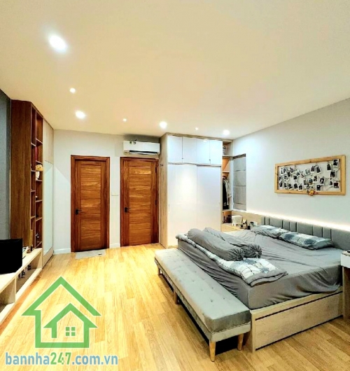 CHỈ 15.9 TỶ – NHÀ 5 TẦNG – MẶT TIỀN ĐƯỜNG 16M – KDC DƯƠNG HỒNG  DT: 100m² (5 x 20m) – xây full 5 tầng: hầm, lửng, 2 lầu, sân thượng  Gồm: 4 PN – 6WC.