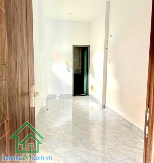 CHỈ 5,2 TỶ – ÂU CƠ THÔNG TRẦN VĂN QUANG – NHÀ ĐẸP 2 TẦNG – 52M² (4x15)m – 2PN – 3WC – Ở NGAY!! Kết cấu: 2 tầng BTCT kiên cố Nhà mới đẹp, chỉ cần xách vali vào ở