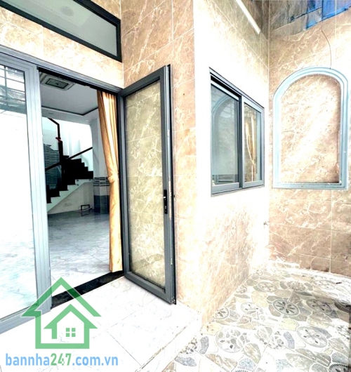 CHỈ 5,2 TỶ – ÂU CƠ THÔNG TRẦN VĂN QUANG – NHÀ ĐẸP 2 TẦNG – 52M² (4x15)m – 2PN – 3WC – Ở NGAY!! Kết cấu: 2 tầng BTCT kiên cố Nhà mới đẹp, chỉ cần xách vali vào ở