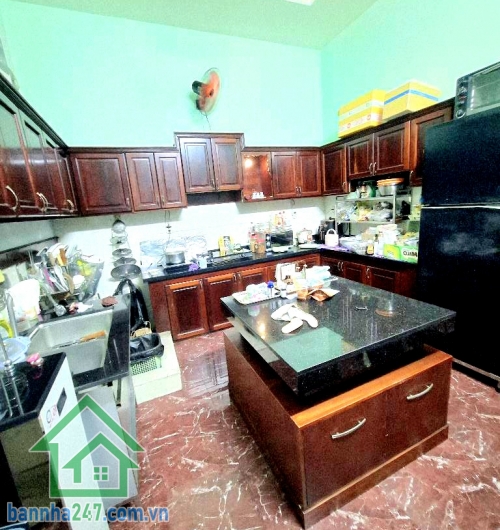 CHỈ 8.6 TỶ – HẺM 10M THÔNG – HƯƠNG LỘ 2 – NHÀ 4 TẦNG BTCT – DT: 80M² – 4PN - 4WC - NỘI THẤT GỖ CAO CẤP Vị trí: Gần Hương Lộ 2, trung tâm Bình Tân – hẻm xe hơi rộng 8m.