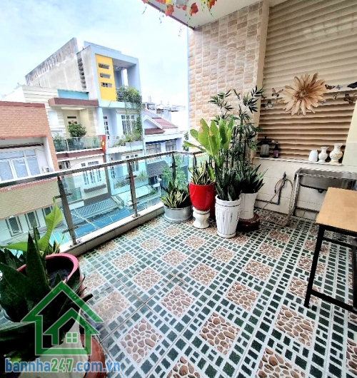 CHỈ 8.6 TỶ – HẺM 10M THÔNG – HƯƠNG LỘ 2 – NHÀ 4 TẦNG BTCT – DT: 80M² – 4PN - 4WC - NỘI THẤT GỖ CAO CẤP Vị trí: Gần Hương Lộ 2, trung tâm Bình Tân – hẻm xe hơi rộng 8m.
