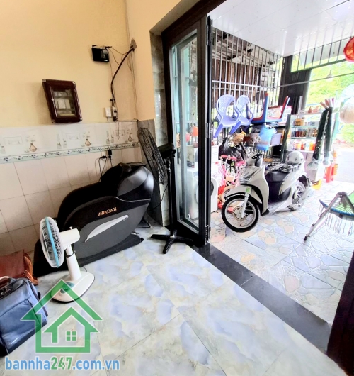 CHỈ 6,5 TỶ! - MẶT TIỀN KINH DOANH – SẦM UẤT NHẤT KHU VỰC – 3 TẦNG – 50M² –  Kết cấu: Trệt + Lửng + Lầu, 3PN – 2WC, có ban công thoáng mát. Mặt tiền cực đẹp, vị trí đắc địa, buôn bán – kinh doanh – mở văn phòng đều hợp. Khu dân cư đông đúc, tiện ích xung q