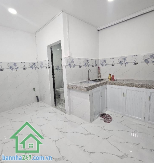 Nhà Nguyễn Sỹ Sách – Tân Bình DT: 54m² (3.1 x 18m), sổ hồng riêng 2 tầng: 3PN – 3WC, nhà mới, vào ở ngay Hẻm ba gác, 50m ra MT, gần chợ Tân Trụ, trường học. 