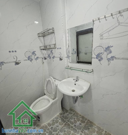 Nhà Nguyễn Sỹ Sách – Tân Bình DT: 54m² (3.1 x 18m), sổ hồng riêng 2 tầng: 3PN – 3WC, nhà mới, vào ở ngay Hẻm ba gác, 50m ra MT, gần chợ Tân Trụ, trường học. 