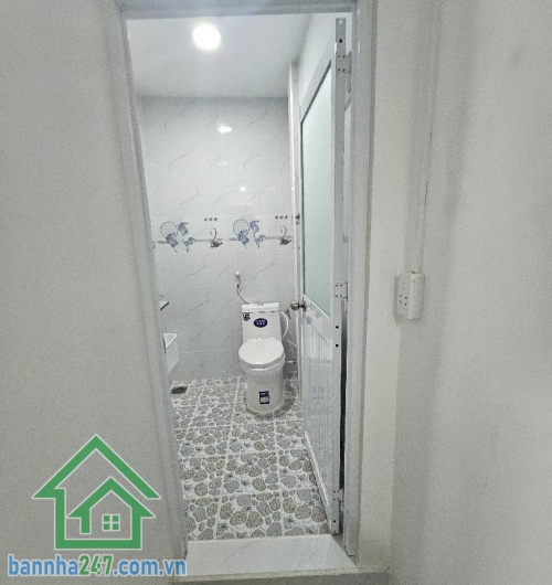 Nhà Nguyễn Sỹ Sách – Tân Bình DT: 54m² (3.1 x 18m), sổ hồng riêng 2 tầng: 3PN – 3WC, nhà mới, vào ở ngay Hẻm ba gác, 50m ra MT, gần chợ Tân Trụ, trường học. 
