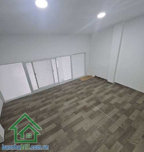 Nhà Nguyễn Sỹ Sách – Tân Bình DT: 54m² (3.1 x 18m), sổ hồng riêng 2 tầng: 3PN – 3WC, nhà mới, vào ở ngay Hẻm ba gác, 50m ra MT, gần chợ Tân Trụ, trường học. 