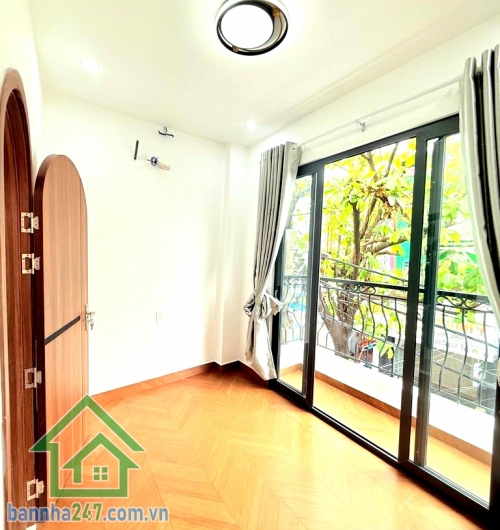 CHỈ 4,15 TỶ (TL) – MTKD VĂN CAO – KINH DOANH NGÀY ĐÊM - NHÀ NHỎ ẤM CÚNG – HIẾM CÓ KHÓ TÌM 2PN - 3WC Sở hữu ngay hộ khẩu vàng – vị trí không sinh thêm Diện tích 
