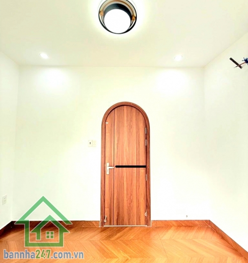CHỈ 4,15 TỶ (TL) – MTKD VĂN CAO – KINH DOANH NGÀY ĐÊM - NHÀ NHỎ ẤM CÚNG – HIẾM CÓ KHÓ TÌM 2PN - 3WC Sở hữu ngay hộ khẩu vàng – vị trí không sinh thêm Diện tích 