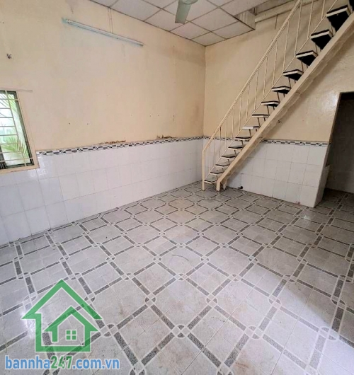 CHỈ 5 TỶ – KHU VIP TÂN BÌNH – NGHĨA PHÁT – 54M² (4.5 x 19) – 2 TẦNG – 4PN – 2WC – CHIA 2 CĂN Kết cấu: 1 trệt 1 lầu, gồm 4PN – 2WC, nhà chia 2 căn (1 căn trống, 1 căn cho thuê)