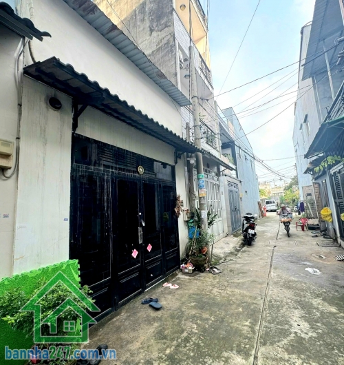 CHỈ 3,48 TỶ – NHÀ 2 TẦNG ĐẸP – HẺM XE TẢI RỘNG 6M – ĐƯỜNG SỐ 3, P. BÌNH HƯNG HÒA, Q. BÌNH TÂN Diện tích: 4 x 8m (32m²). Kết cấu: 1 trệt, 1 lửng, nhà còn rất mới.