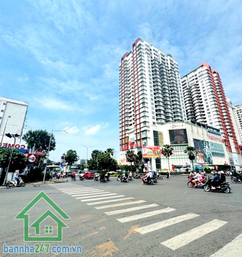 CHỈ 15 TỶ - NHÀ 2 MTKD – TRỤC ĐƯỜNG LÊ ĐẠI HÀNH – QUẬN 11 -  Sản phẩm hiếm trong khu vực trung tâm Quận 11 * DT: 70m² (3,36 x 20,5) * DT sàn: 209,3m² – 4 tầng