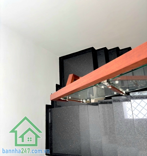 CHỈ 6,6 TỶ – NHÀ MỚI 4 TẦNG – NGAY NGÃ TƯ BỐN XÃ – GIÁP TÂN PHÚ- HẺM XE HƠI 4,5M – XÁCH VALI VÀO Ở NGAY - 4PN - 3WC Diện tích: 48m² (4m x 12m) 