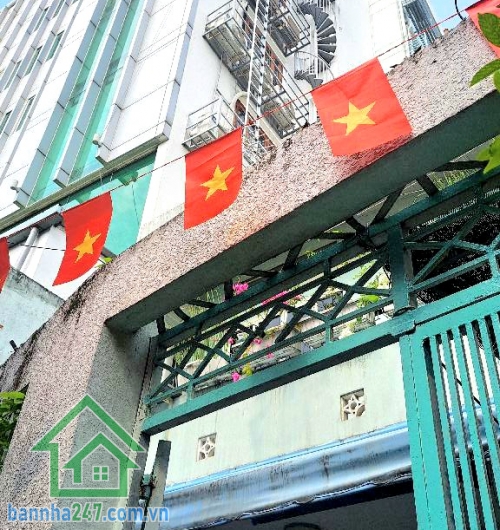 CHỈ 5,7 TỶ – HẺM 3 GÁC CỘNG HÒA – 61M² (7.4 x 8.5)m – 2 TẦNG BTCT – 2PN – 2WC – SÁT NHÀ GA T3 – TÂN SƠN NHẤT. Chỉ 22m ra mặt tiền Cộng Hòa, trung tâm giao thương mại