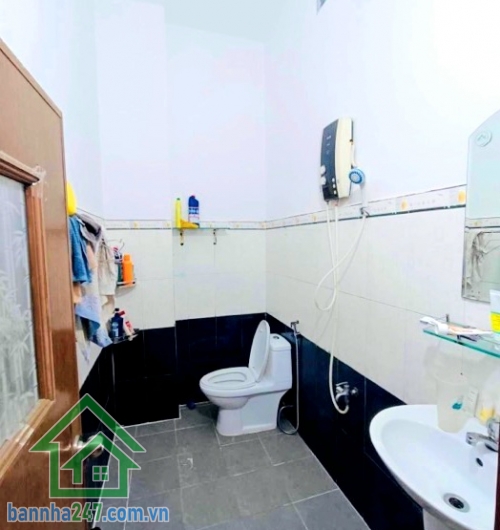 CHỈ 7,1 TỶ – HẺM XE TẢI – CÁCH MẶT TIỀN 50M – PHẠM VĂN BẠCH - DT: 70M² - NHÀ RẤT PHÙ HỢP KINH DOANH – LÀM XƯỞNG – VP CÔNG TY - 3 PN – 2 WC Diện tích: 70m² (4x17,5)m
