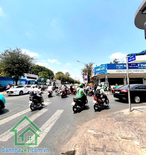CHỈ 8,9 TỶ – NHÀ MTKD ĐƯỜNG 4M – NGÃ TƯ BẢY HIỀN – VỪA Ở VỪA KINH DOANH Kết cấu: 1 trệt 1 lầu, gồm 3PN, phòng khách, bếp Đang cho thuê 10tr/tháng, thu nhập ổn định.