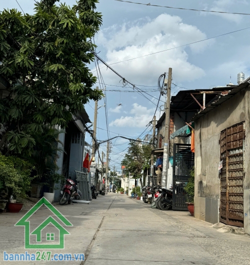 CHỈ 5,1 TỶ – NHÀ 2 TẦNG – HẺM XE HƠI 5M – Ô TÔ NGỦ TRONG NHÀ – BÌNH TÂN.