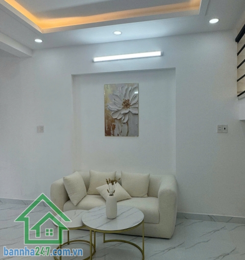CHỈ 5,1 TỶ – NHÀ 2 TẦNG – HẺM XE HƠI 5M – Ô TÔ NGỦ TRONG NHÀ – BÌNH TÂN.