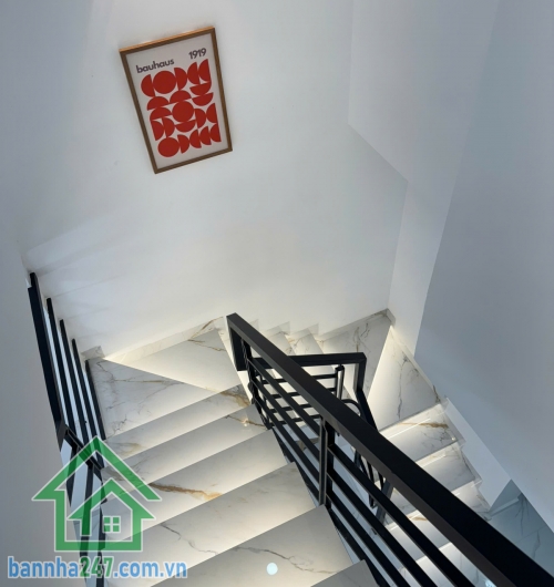 CHỈ 5,1 TỶ – NHÀ 2 TẦNG – HẺM XE HƠI 5M – Ô TÔ NGỦ TRONG NHÀ – BÌNH TÂN.