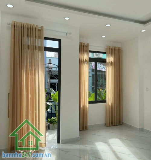 CHỈ 5,1 TỶ – NHÀ 2 TẦNG – HẺM XE HƠI 5M – Ô TÔ NGỦ TRONG NHÀ – BÌNH TÂN.