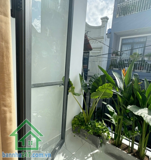 CHỈ 5,1 TỶ – NHÀ 2 TẦNG – HẺM XE HƠI 5M – Ô TÔ NGỦ TRONG NHÀ – BÌNH TÂN.