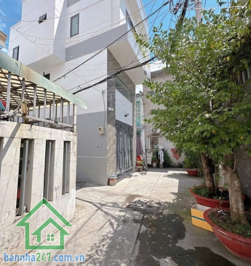 CHỈ 2,95 TỶ (BL) – HẺM BA GÁC KÊNH 19/5 – SÁT AEON TÂN PHÚ DT: 3,5 x 8,5m – 2 tầng, 2PN, 2WC – nhà còn mới, vào ở ngay Vị trí: Sát AEON Tân Phú, gần Trường Trường Trí Đức. 