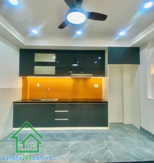 BÁN NHÀ PHỐ CAO CẤP – LÊ VĂN QUỚI, BÌNH TÂN – 5 TẦNG – 4PN 5WC – ĐƯỜNG XE HƠI – GIÁ CHỈ 6.3 TỶ * Vị trí: Trung tâm Bình Tân, hẻm 413 Lê Văn Quới, ngay giáp Tân Bình. 