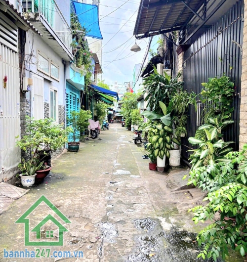 CHỈ 4,45 TỶ – NHÀ ĐẸP 4 TẦNG BTCT + TUM – HẺM 4M THÔNG – MIẾU GÒ XOÀI - 3PN - 2WC Diện tích: 4x8m (nở hậu tài lộc), công nhận 31.9m² – sổ hồng riêng. Kết cấu: 1 trệt, lửng, 1 lầu, sân thượng + tum đầy đủ công năng. 3 phòng ngủ, phòng thờ, phòng giặt, 2WC 