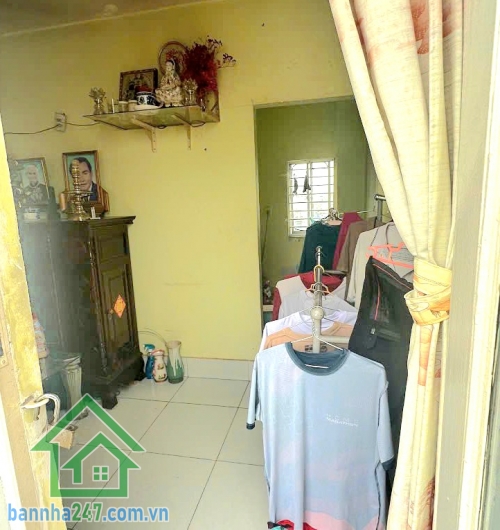 CHỈ 4,45 TỶ – NHÀ ĐẸP 4 TẦNG BTCT + TUM – HẺM 4M THÔNG – MIẾU GÒ XOÀI - 3PN - 2WC Diện tích: 4x8m (nở hậu tài lộc), công nhận 31.9m² – sổ hồng riêng. Kết cấu: 1 trệt, lửng, 1 lầu, sân thượng + tum đầy đủ công năng. 3 phòng ngủ, phòng thờ, phòng giặt, 2WC 